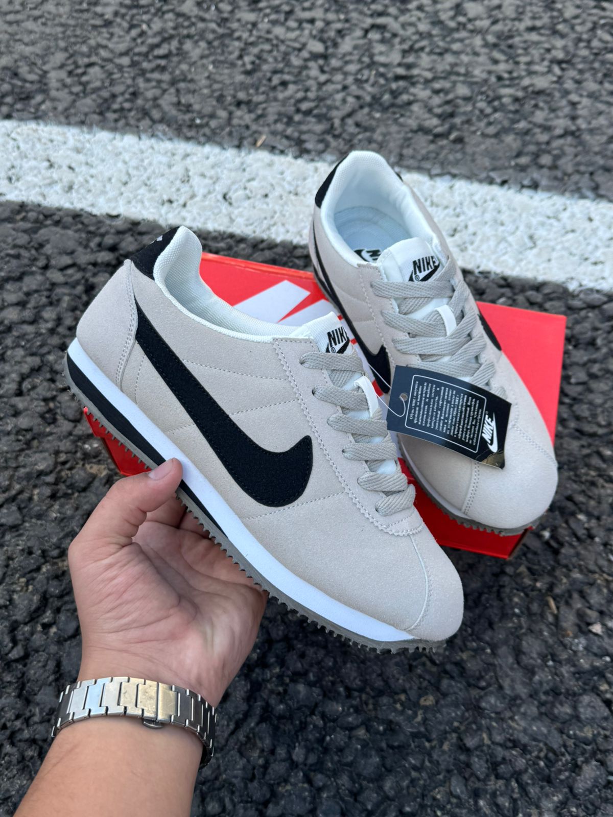 фото женские серые кроссовки nike 233660 оптом