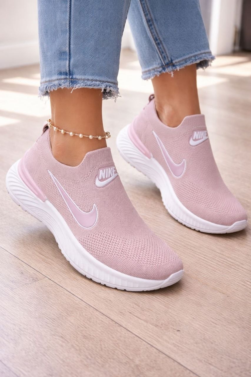 фото весенние женские кроссовки оптом