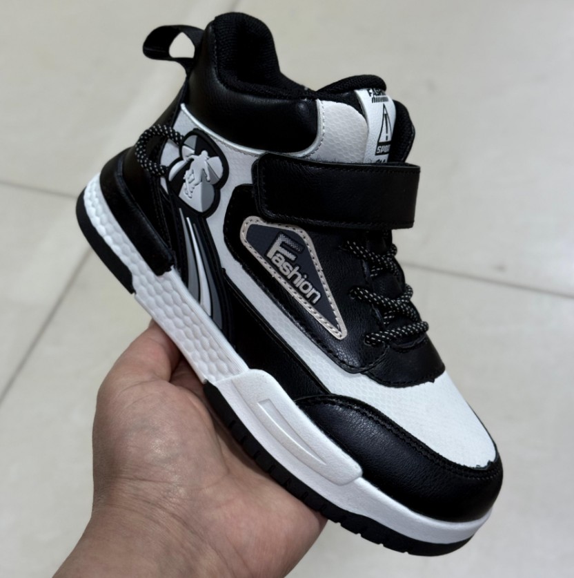 фото весенние кроссовки для мальчиков оптом