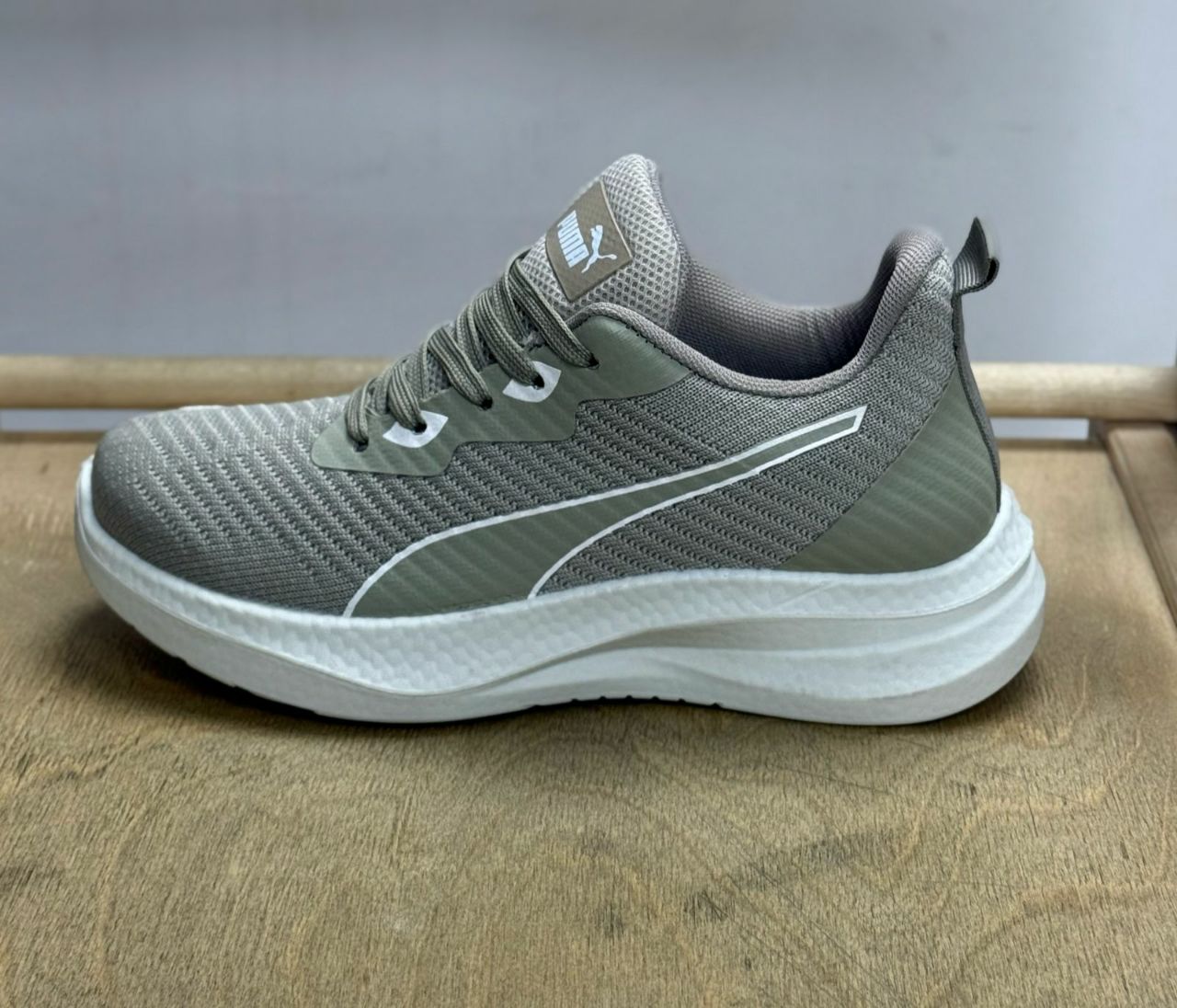 фото весенние женские кроссовки оптом