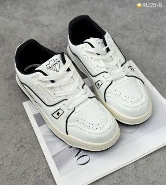 фото весенние женские кроссовки оптом