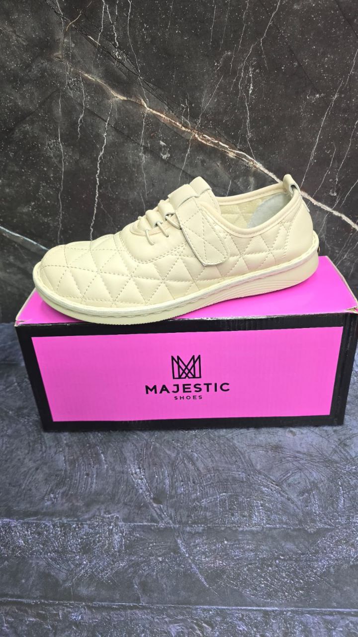 фото весенние женские кроссовки оптом