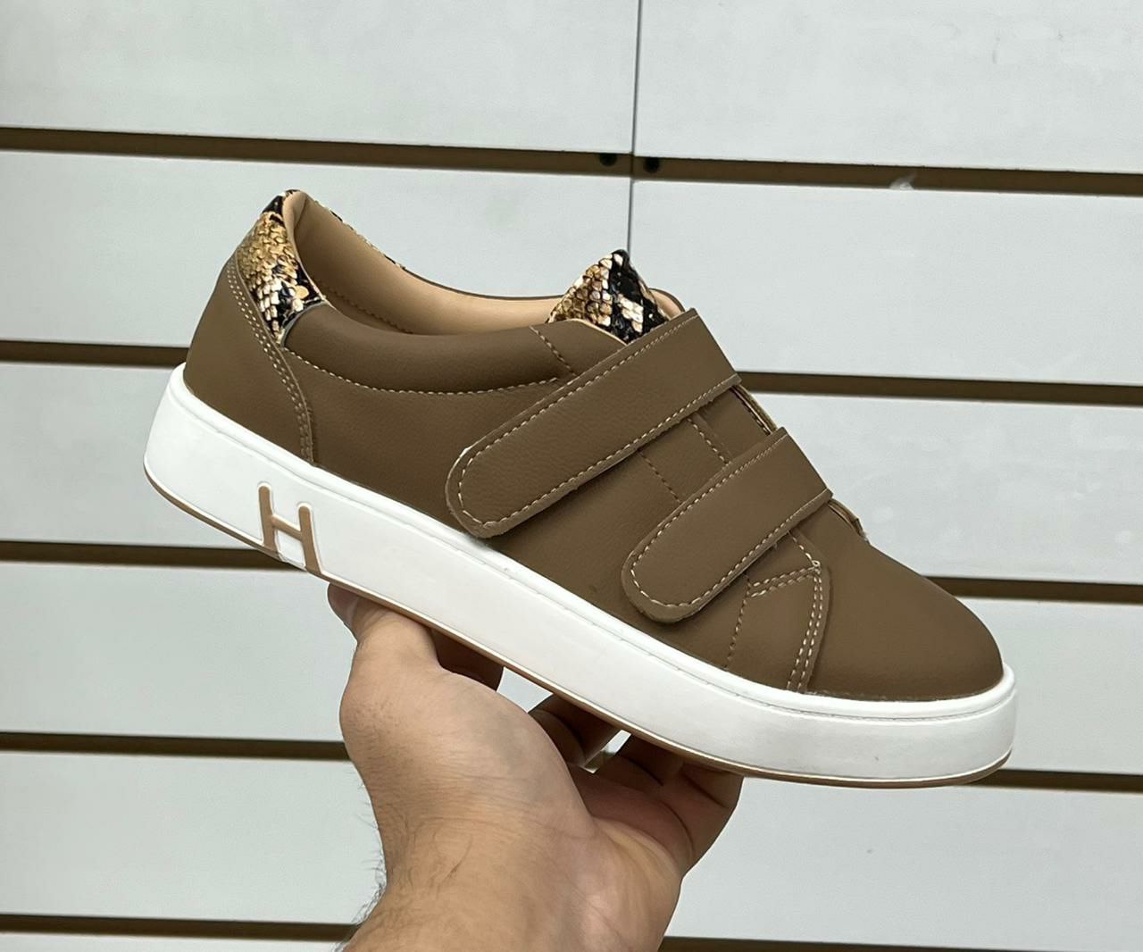 фото осенние женские кроссовки опт в России