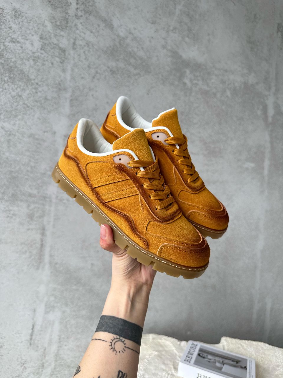 фото весенние женские кроссовки оптом