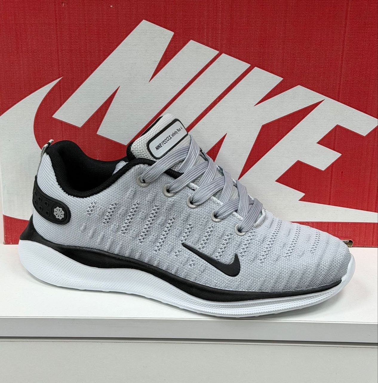 фото весенние женские кроссовки оптом