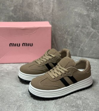 фото весенние женские кроссовки оптом