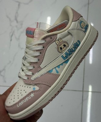 фото весенние женские кроссовки оптом