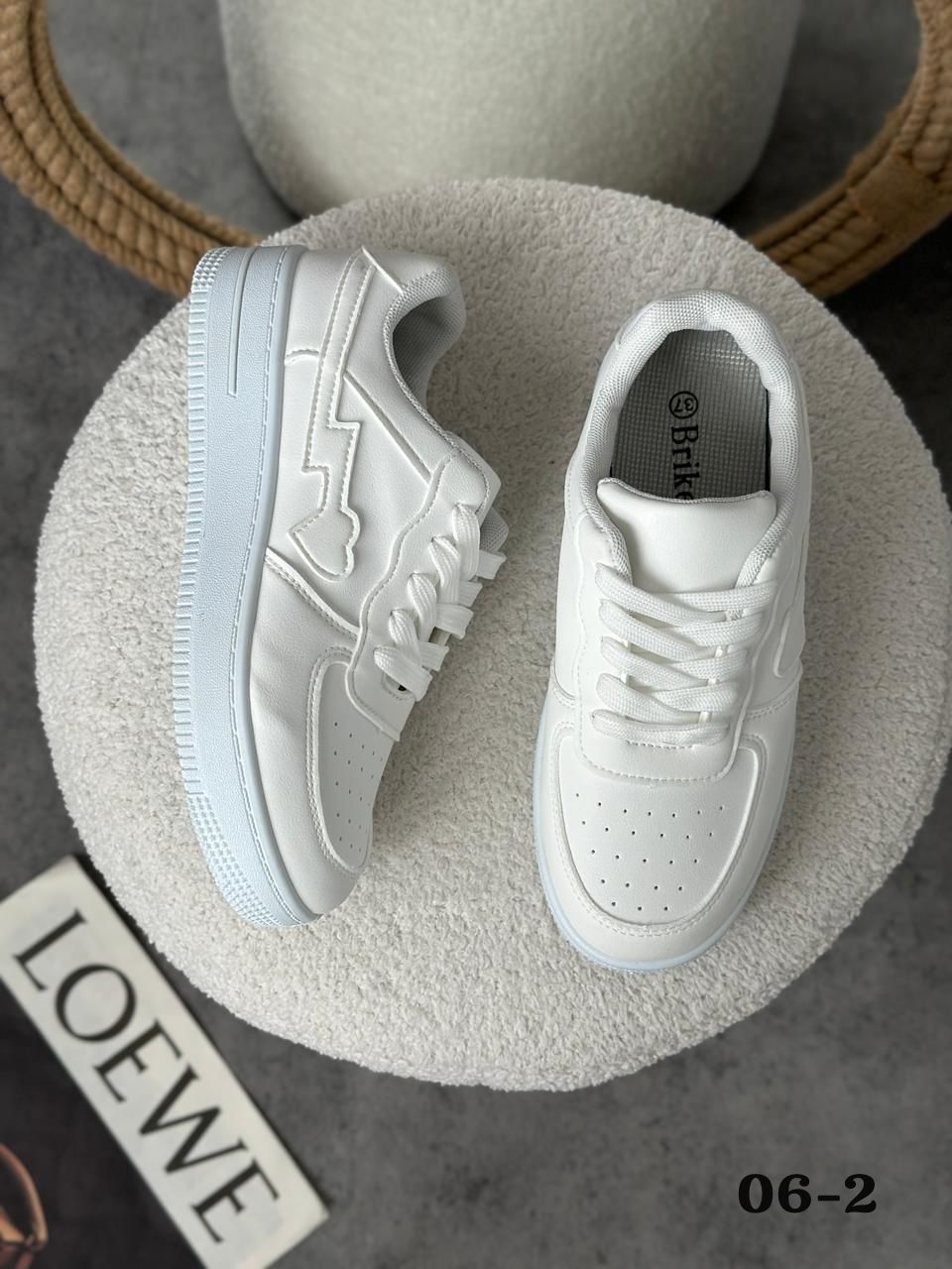 фото весенние женские кроссовки оптом